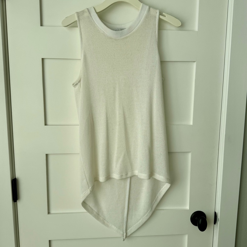 Viktoria & Woods size 0 small mesh sheer crew neck tank with asymmetric hem
